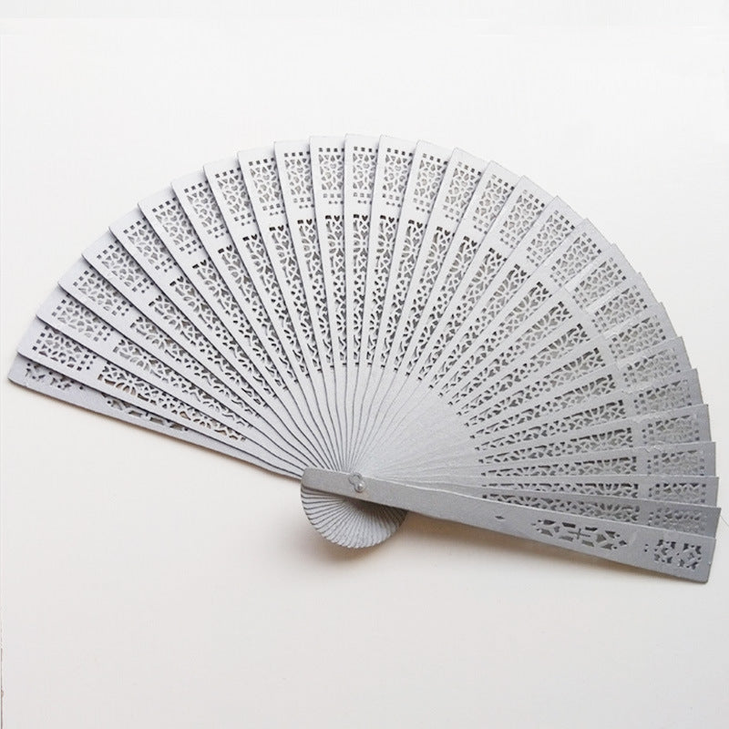 Ladies filigree fan made of high-quality material 
Maetiva