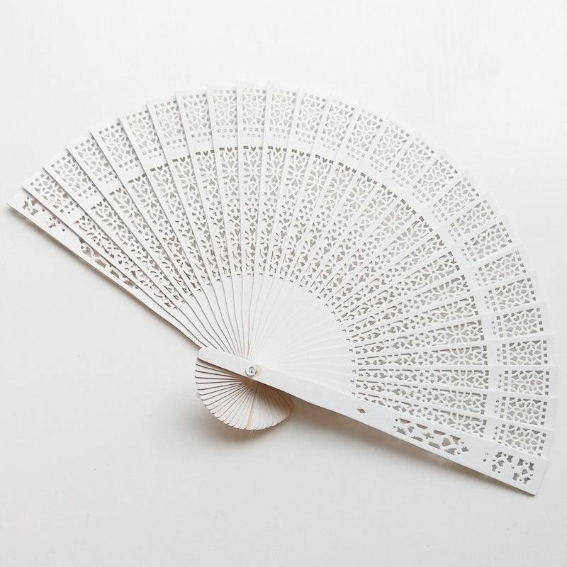 Ladies filigree fan made of high-quality material 
Maetiva