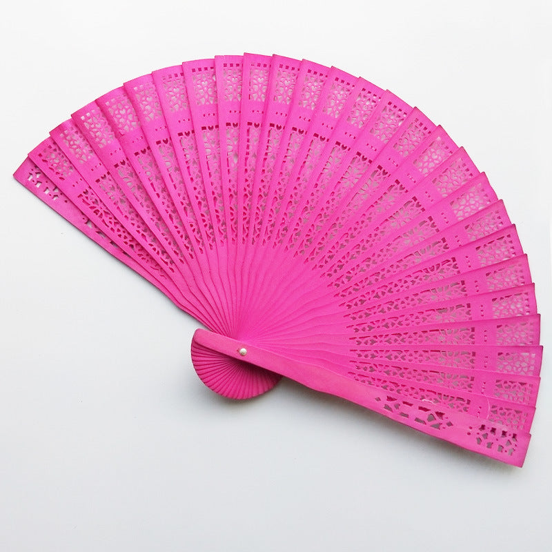Ladies filigree fan made of high-quality material 
Maetiva