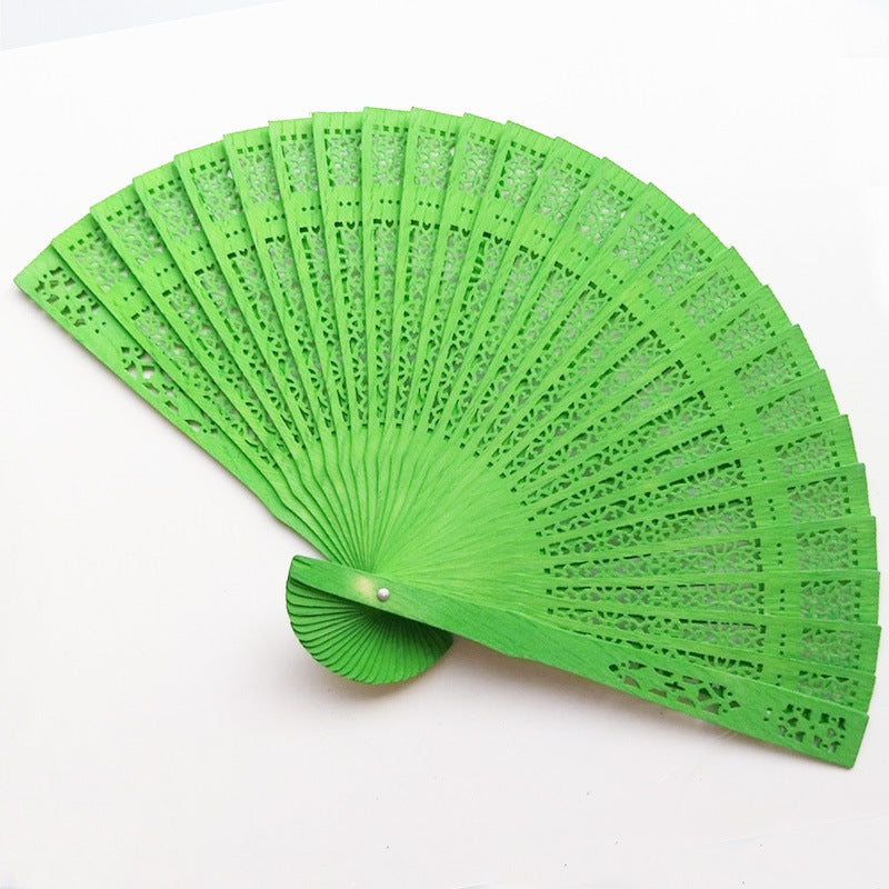 Ladies filigree fan made of high-quality material 
Maetiva