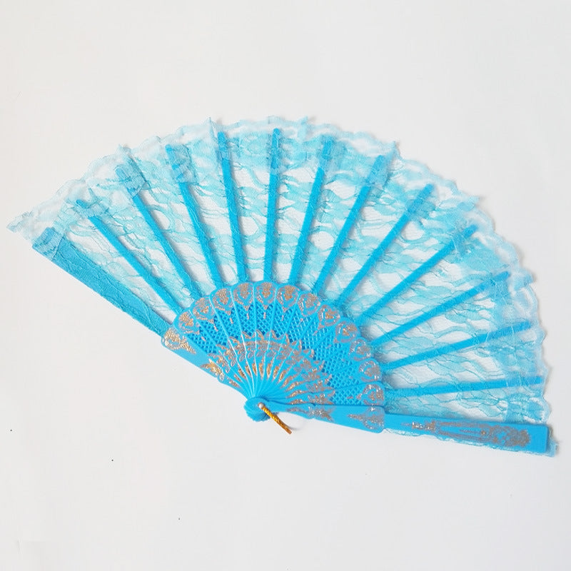 Women's fan made of fine lace with elegant gold embellishment 
Maetiva