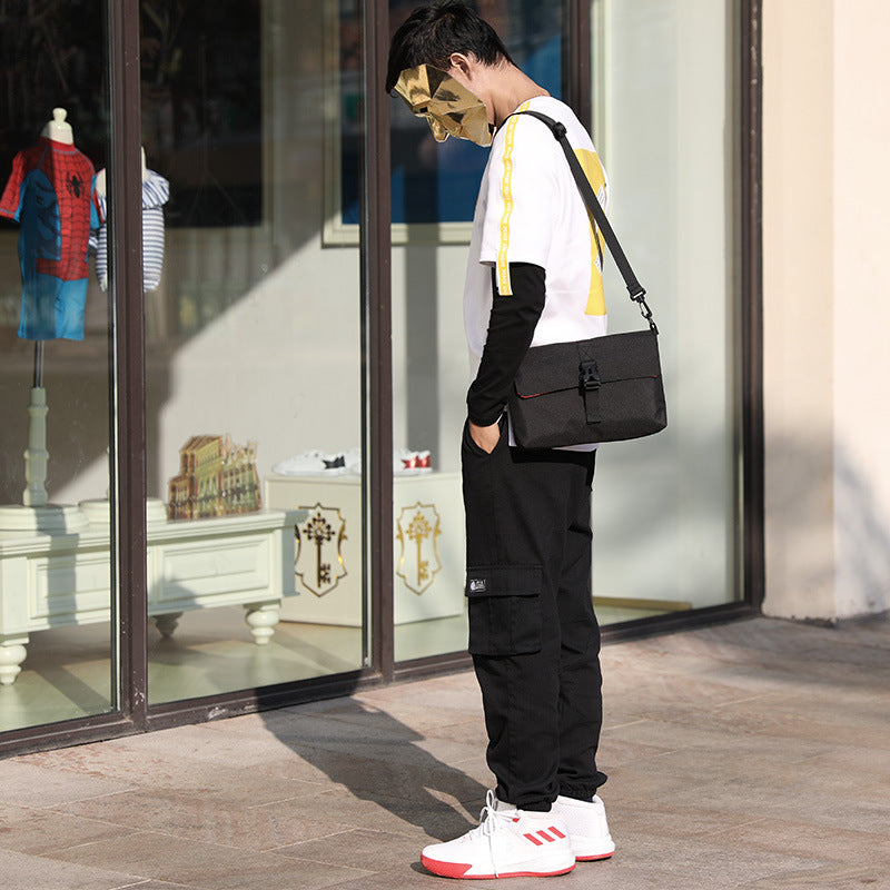 Multi-Functional Messenger Bag 
Maetiva