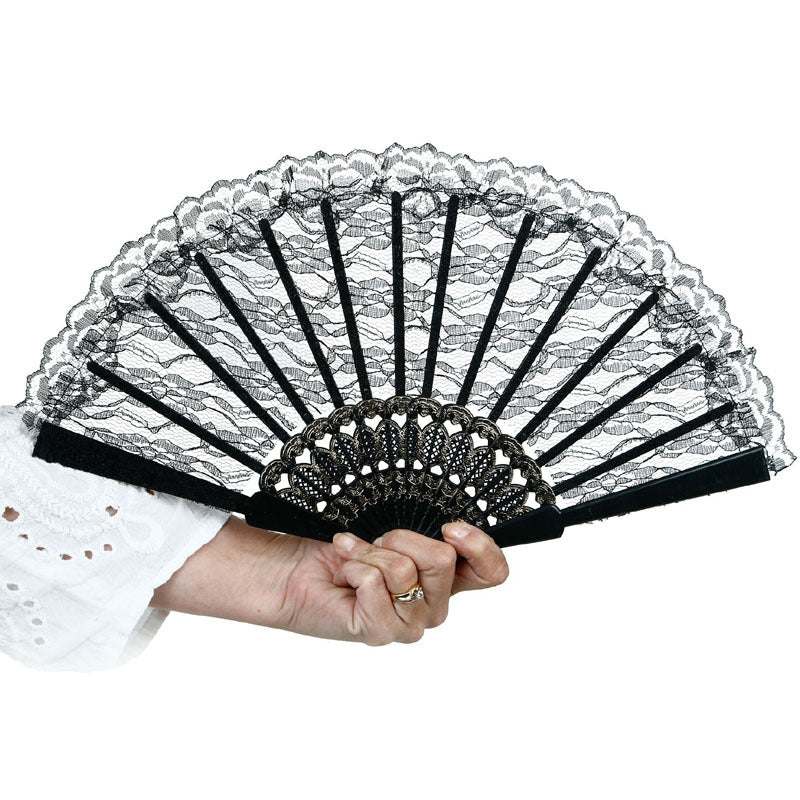 Women's fan made of fine lace with elegant gold embellishment 
Maetiva