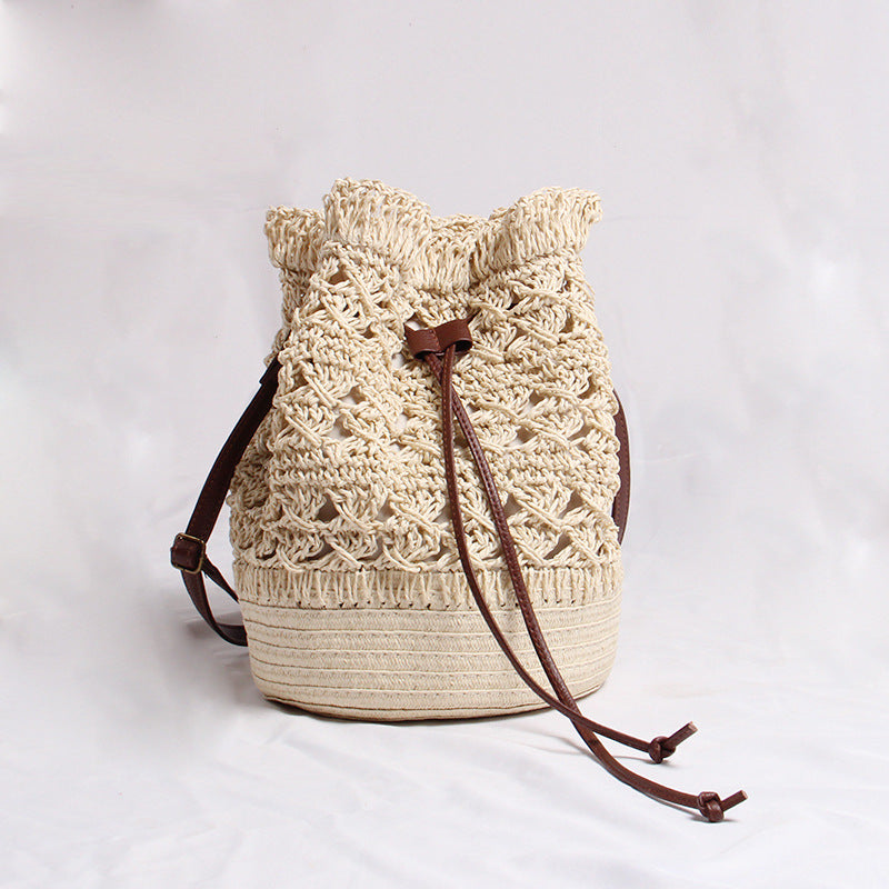 Handmade straw bag with leather accents 
Maetiva