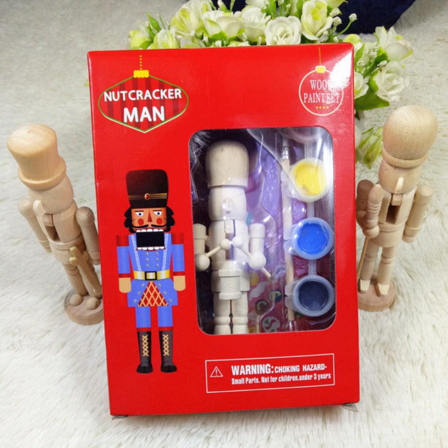 Classic Nutcracker made of wood, 13 cm