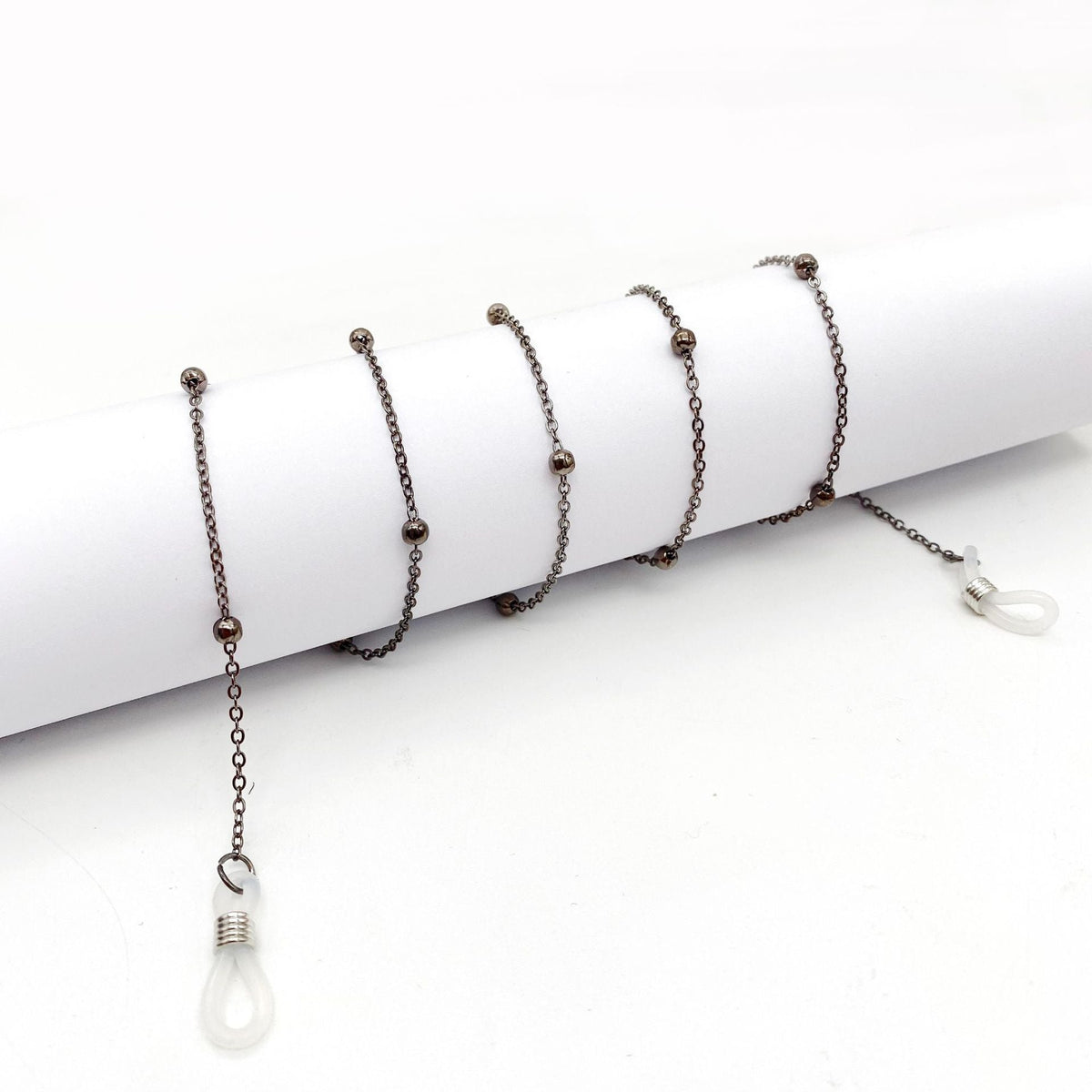 Elegant Eyewear Chain 
Maetiva