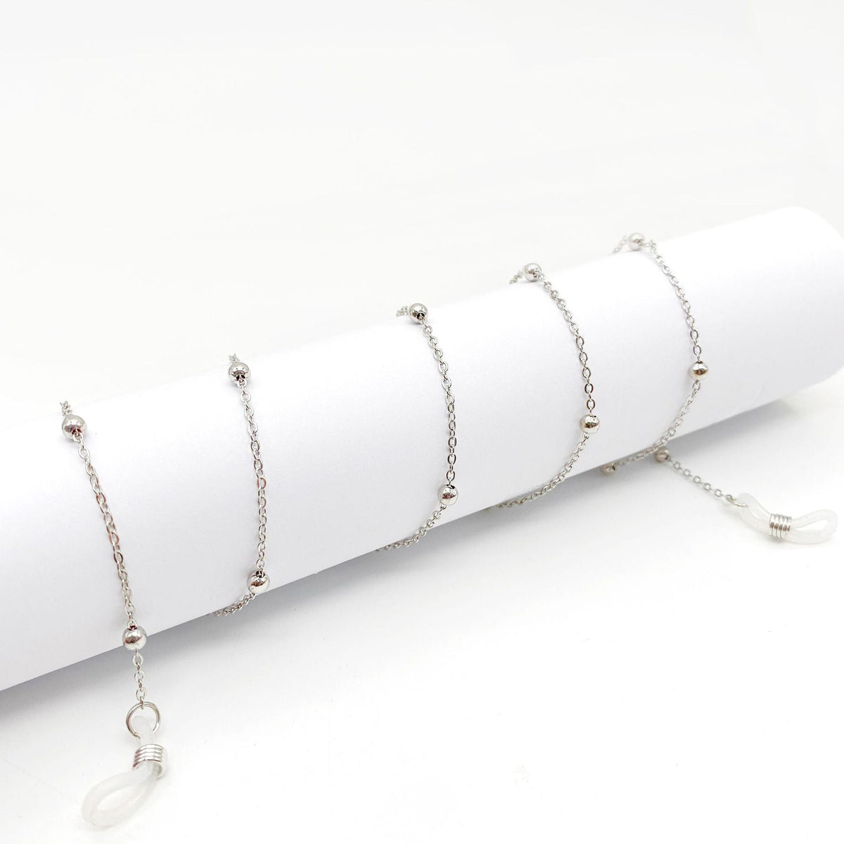 Elegant Eyewear Chain 
Maetiva
