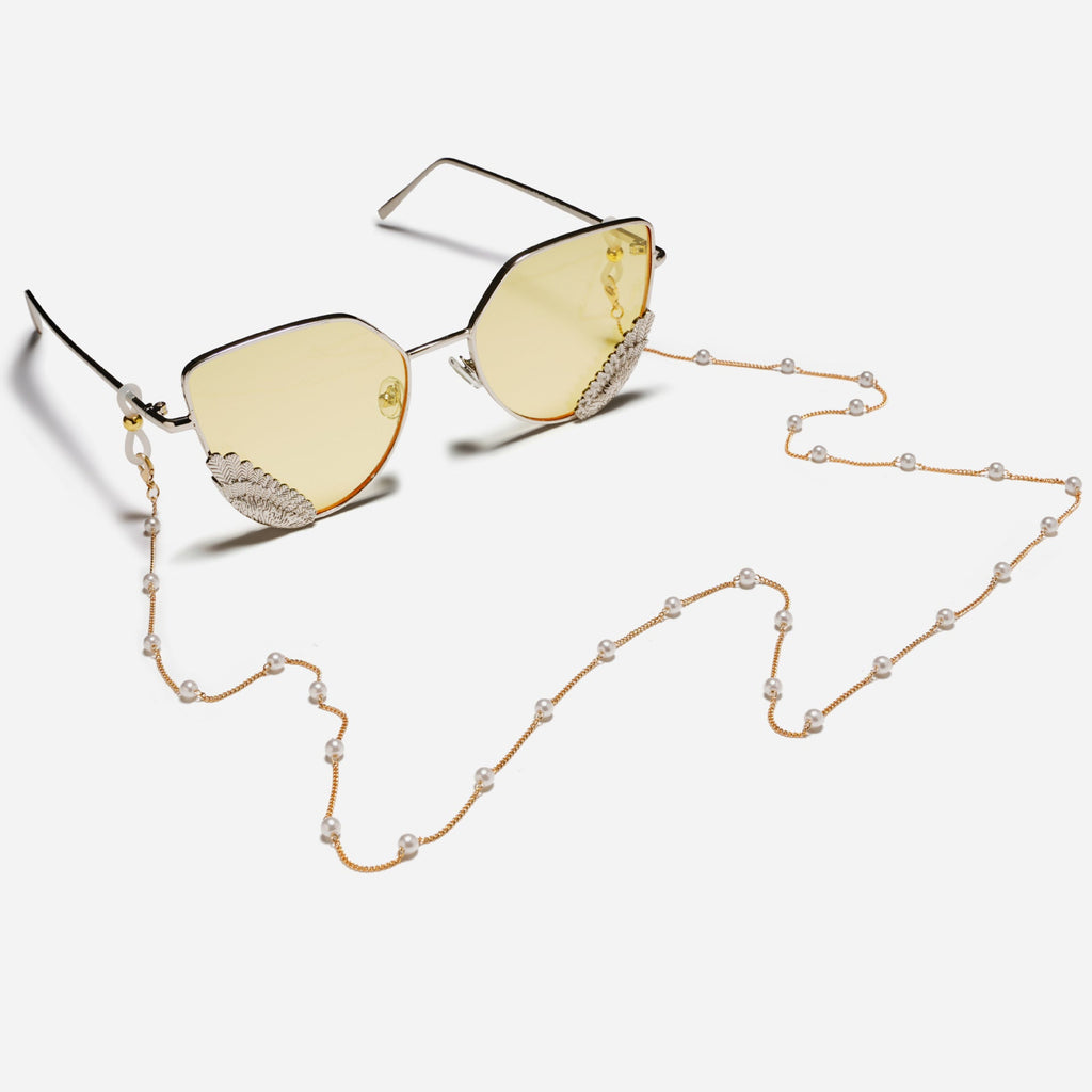 Elegant glasses holder chain with pearls and stainless steel details 
Maetiva