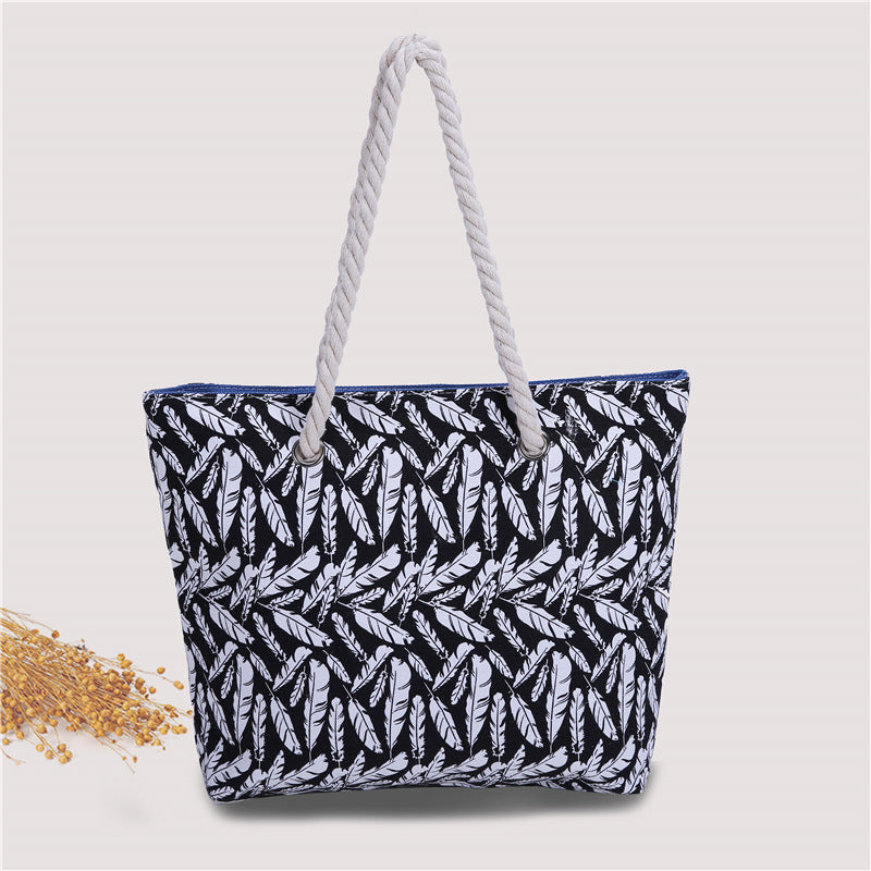 Large beach bag with ethnic pattern 
Maetiva