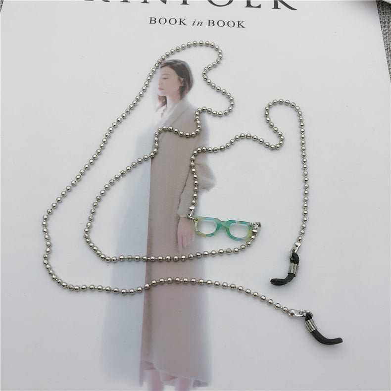 Stylish Eyewear Chain with Comfortable Grip 
Maetiva