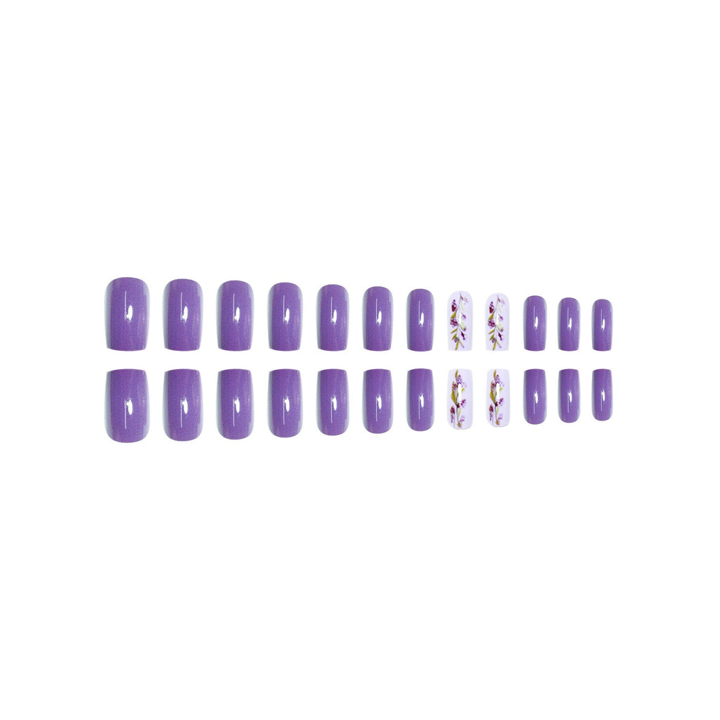 Floral Accent Nail Art Extensions 
Maetiva