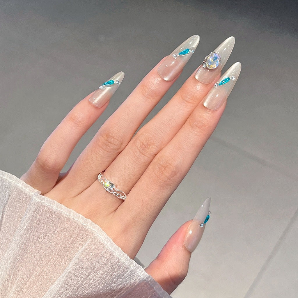 Artistic Floral-Embellished Press-On Nail Art 
Maetiva