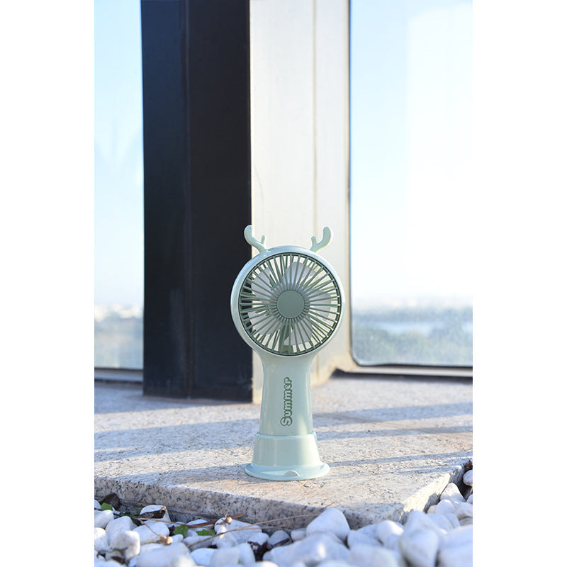 Oscillating USB Desk Fan 
Maetiva