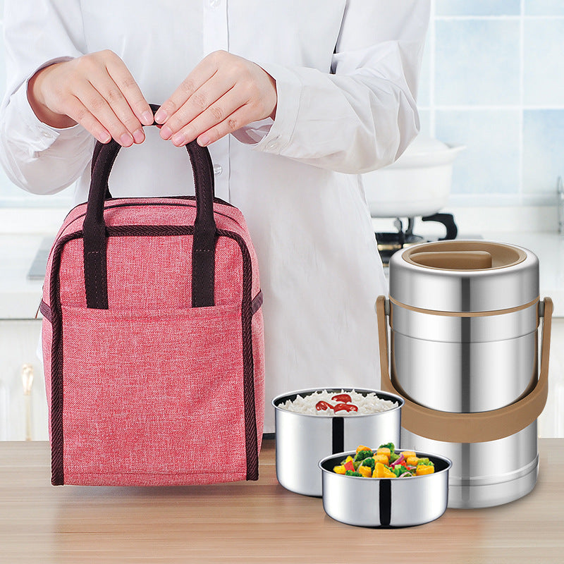 Insulated cooler bag with practical side pockets 
Maetiva