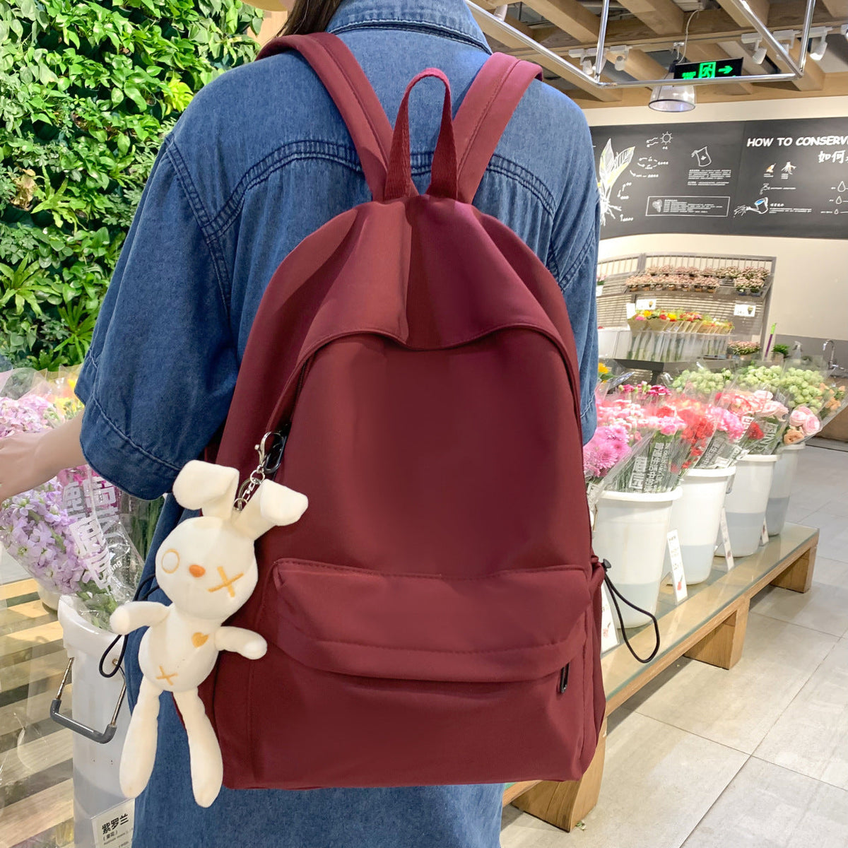 Multi-functional backpack with integrated keychain 
Maetiva