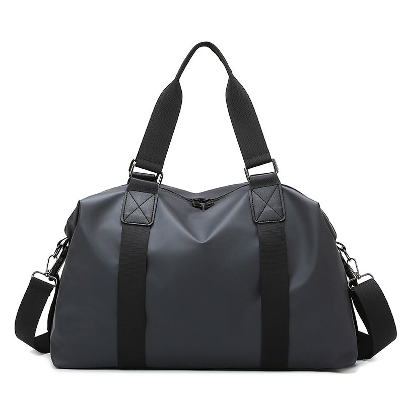 Athletic travel bag made of weather-resistant material with adjustable carrying handles 
Maetiva