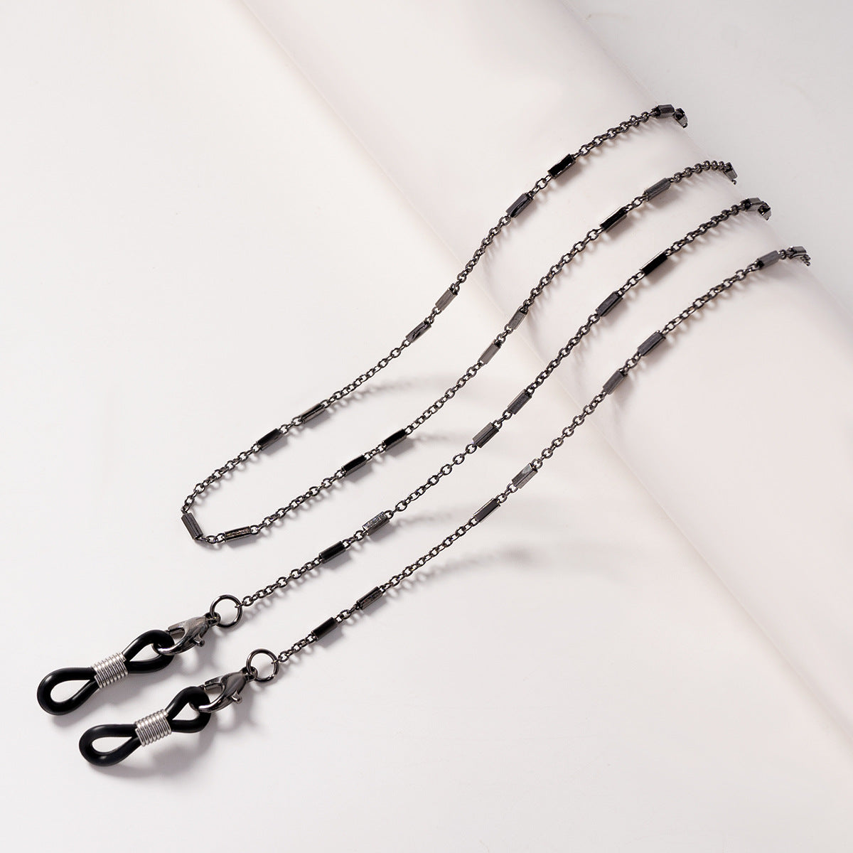 Chain Link Eyewear Retainer 
Maetiva