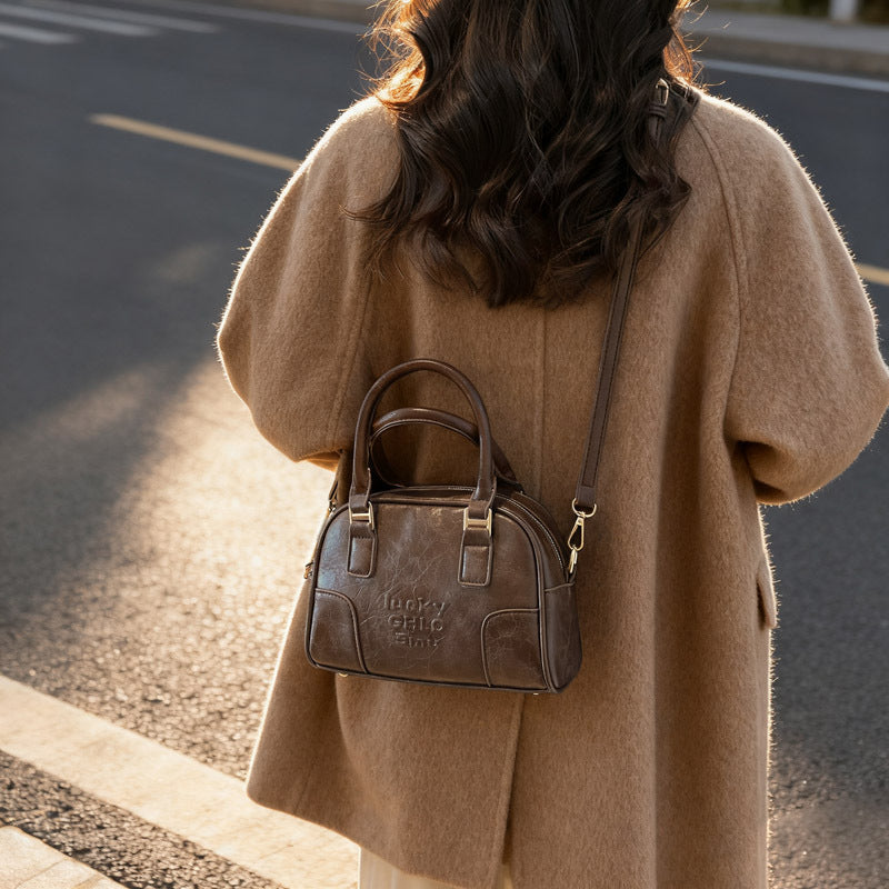 Elegant Leather Handbag 
Maetiva