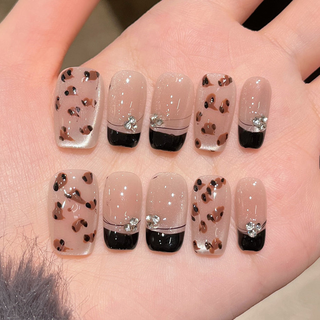 Glamorous Crystal-Studded Stiletto Press-On Nails 
Maetiva