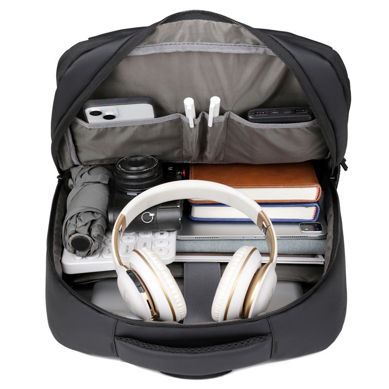 Versatile Business Backpack with Organized Compartment Structure 
Maetiva