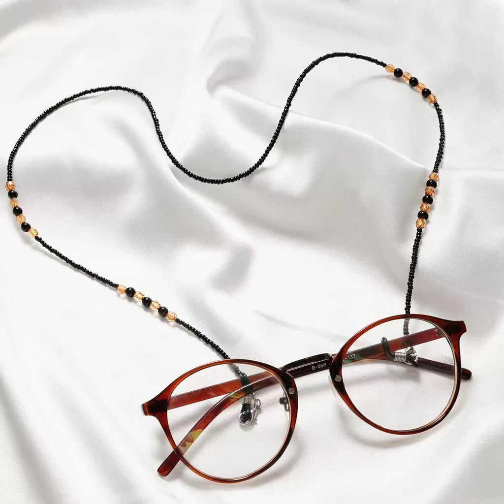 Beaded Eyewear Chain with Adjustable Length 
Maetiva