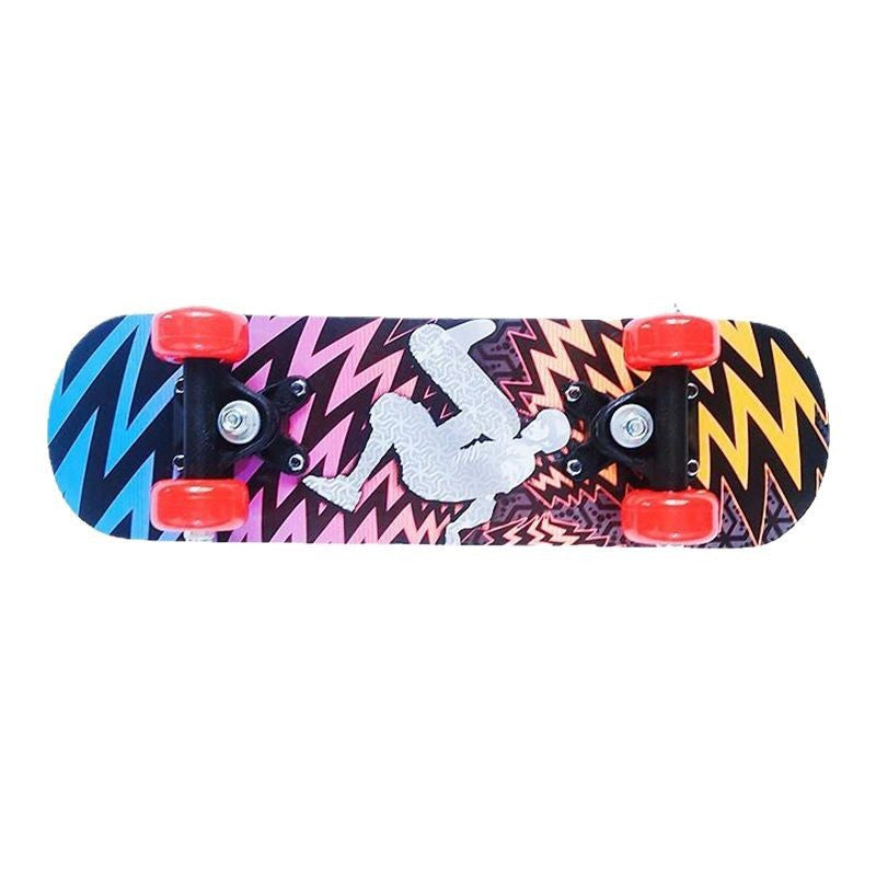 Cartoon-Themed Mini Skateboard 
Maetiva