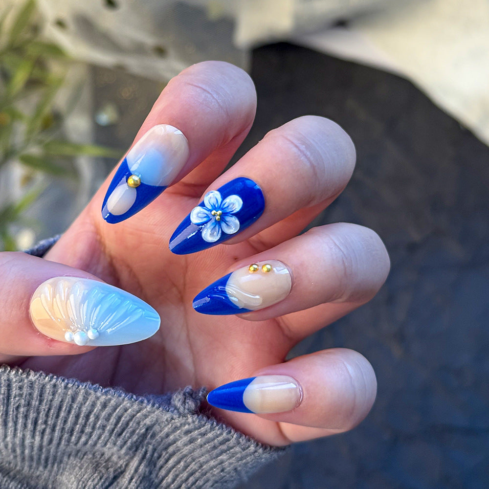 Decorative Press-On Nails 
Maetiva