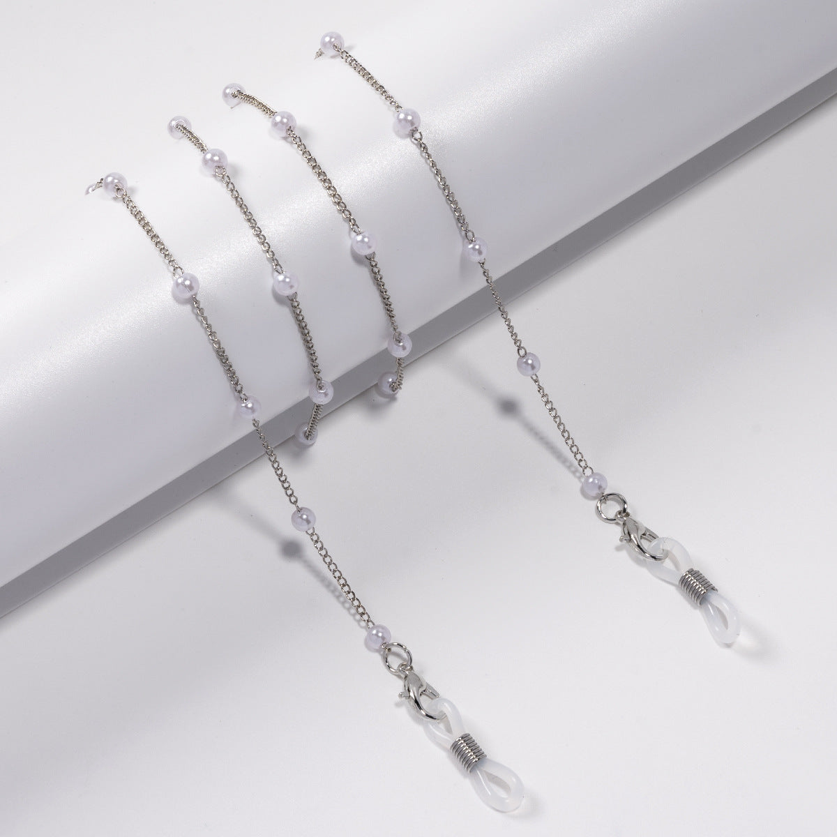 Beaded Eyewear Chain 
Maetiva  787 37020