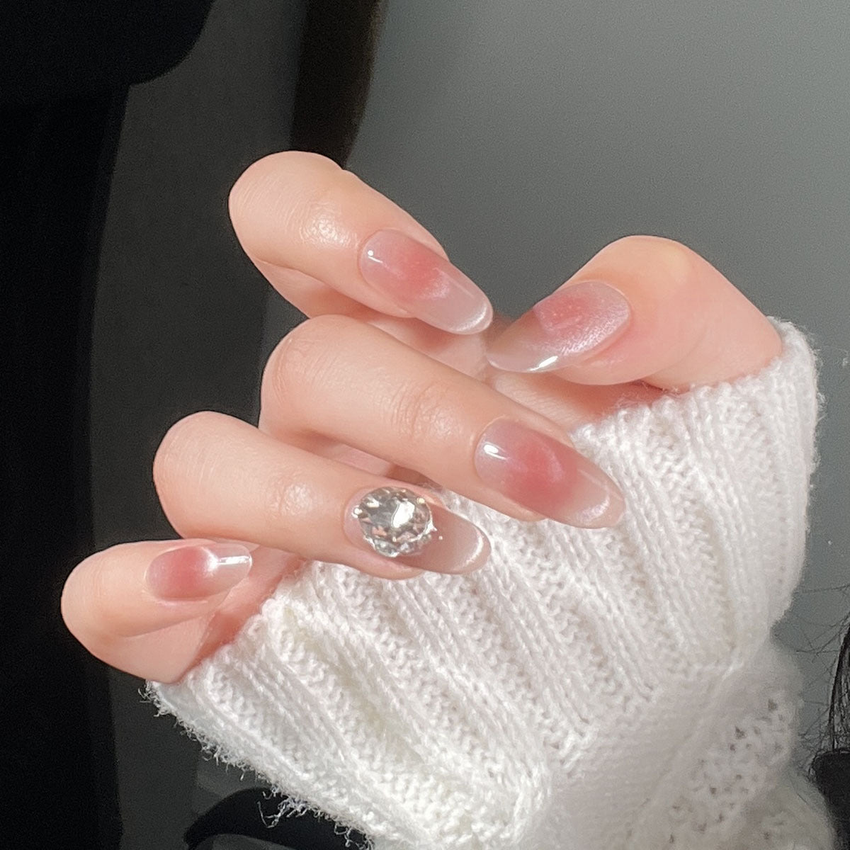 Artistic Floral-Embellished Press-On Nail Art 
Maetiva