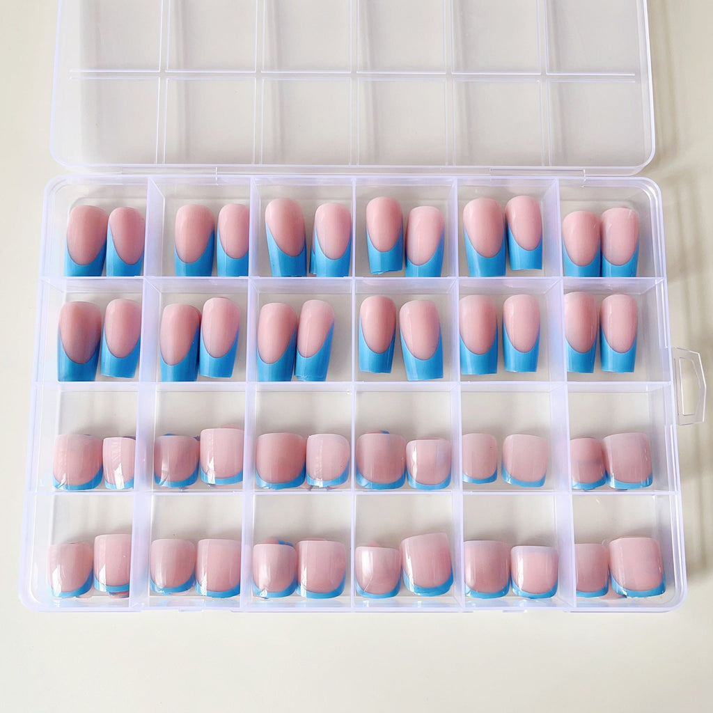 Artificial nail set with elegant gradient and high-gloss surface 
Maetiva