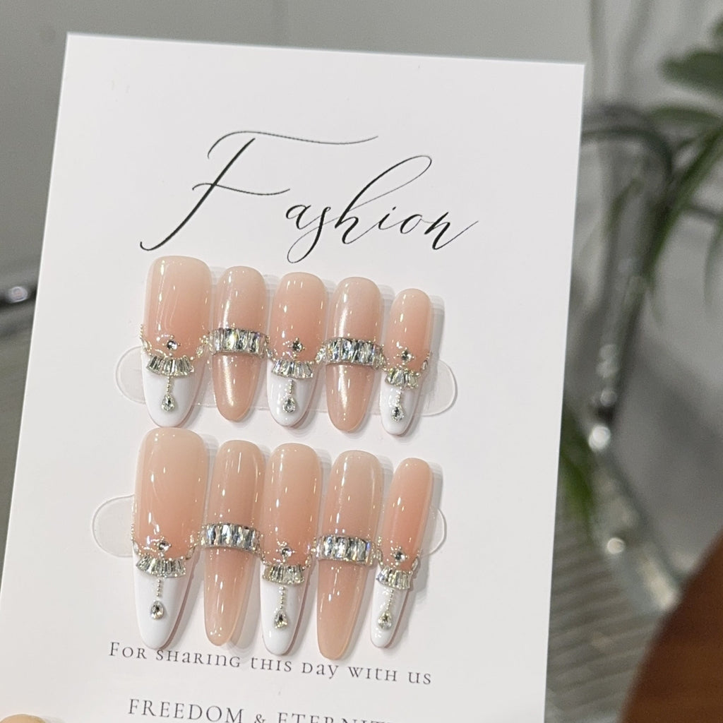 Acrylic Nail Set 
Maetiva