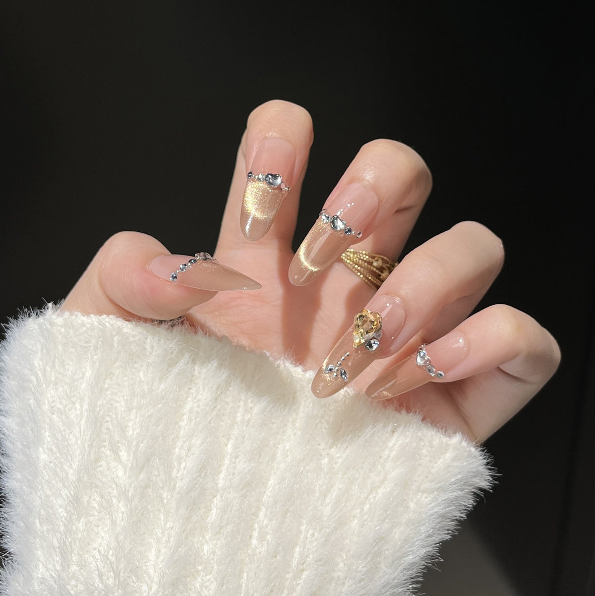 Glamorous Crystal-Studded Stiletto Press-On Nails 
Maetiva