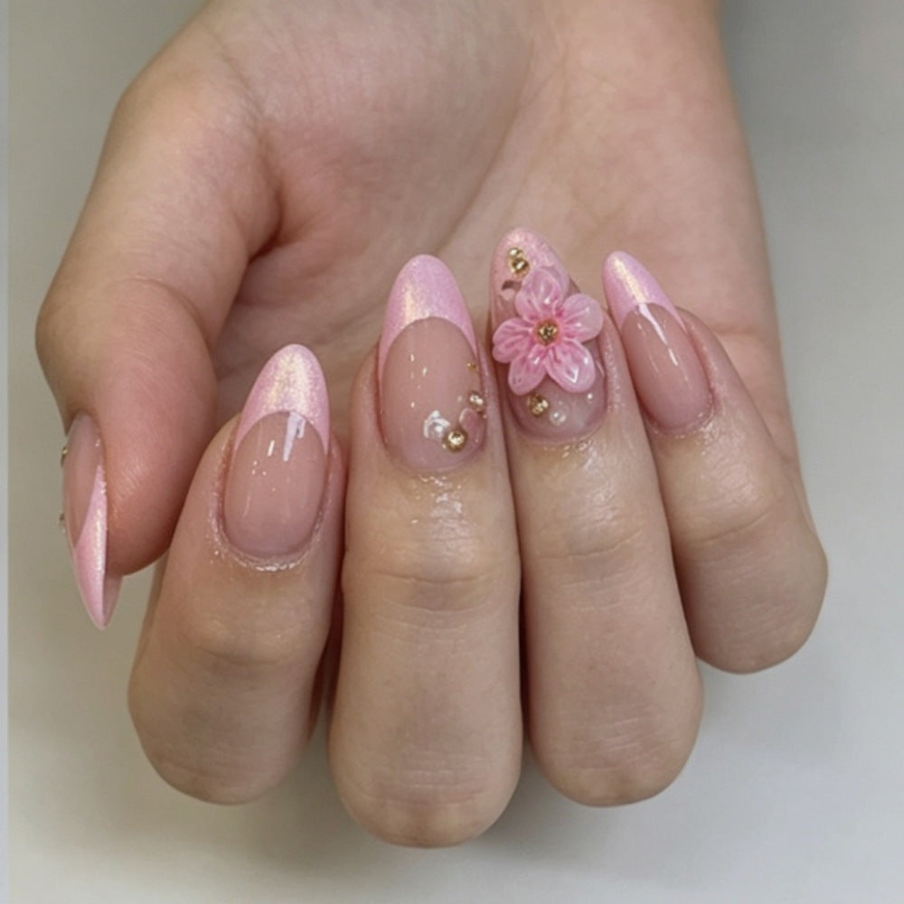 Artificial nails with floral 3D design 
Maetiva