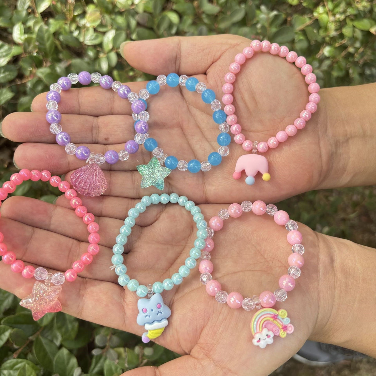Cute bracelet with elephant charm Made of glass 
Maetiva