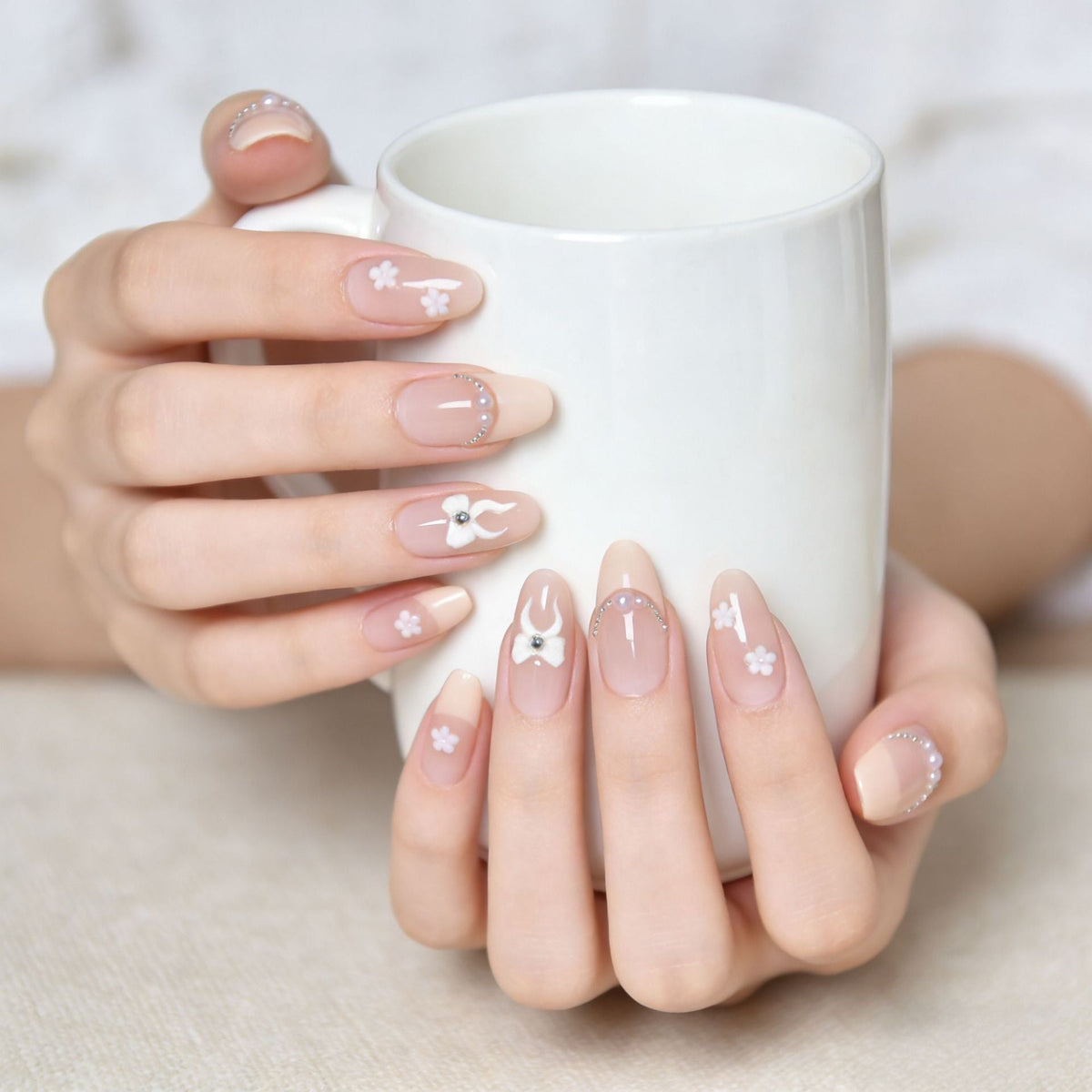 Artistic Floral-Embellished Press-On Nail Art 
Maetiva