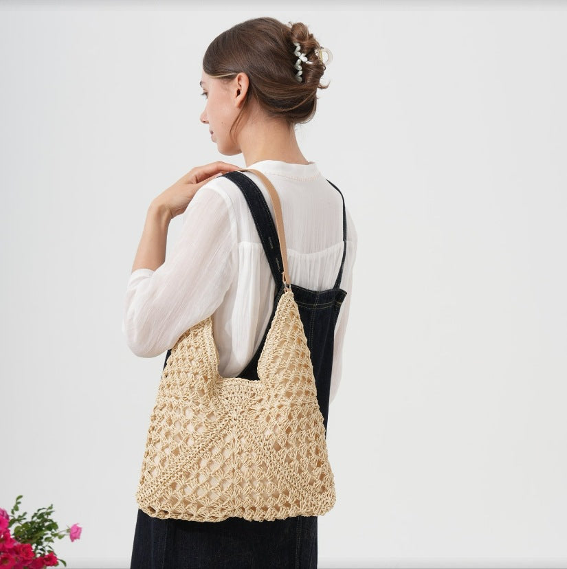 Handbag with Modern Macrame Structure 
Maetiva
