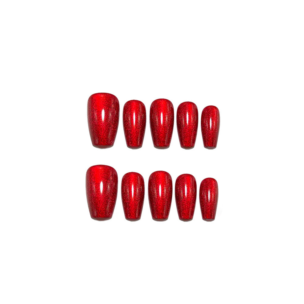 Sparkling Artificial Nails In Elegant Design 
Maetiva