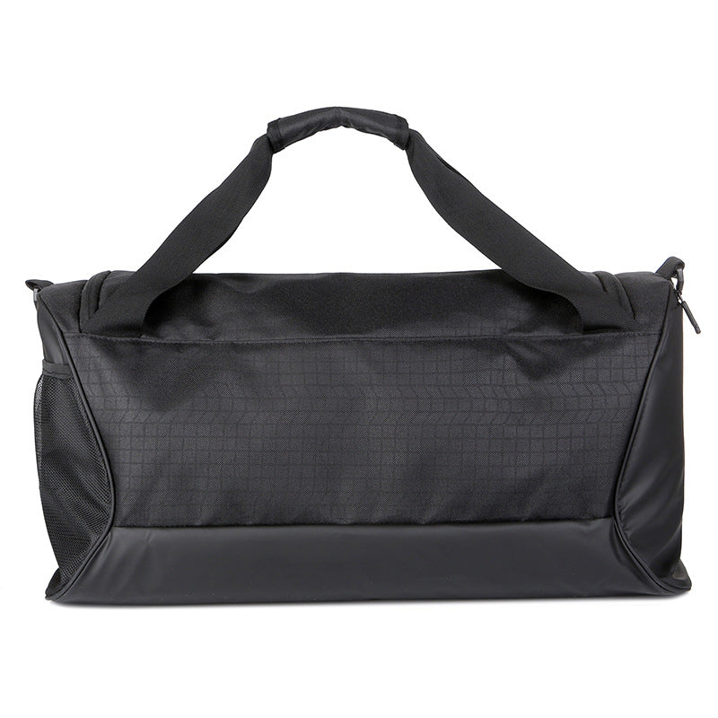 Men's multifunctional sports and travel bag with water-repellent material 
Maetiva