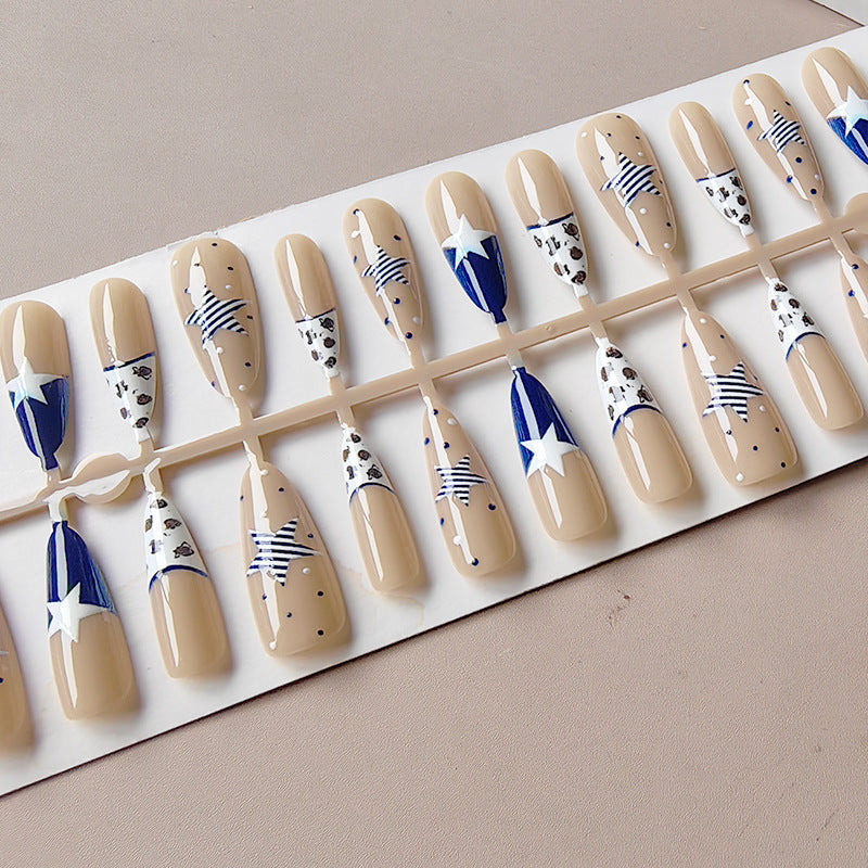 Artificial nails in creative star design 
Maetiva