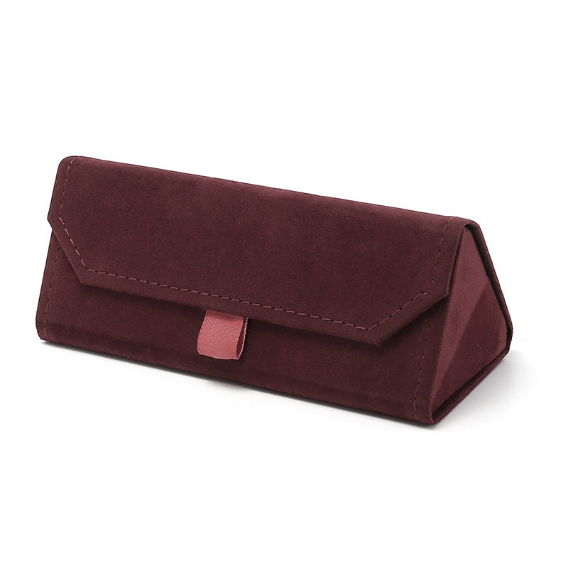 Foldable Suede Sunglasses Case with Magnetic Closure 
Maetiva