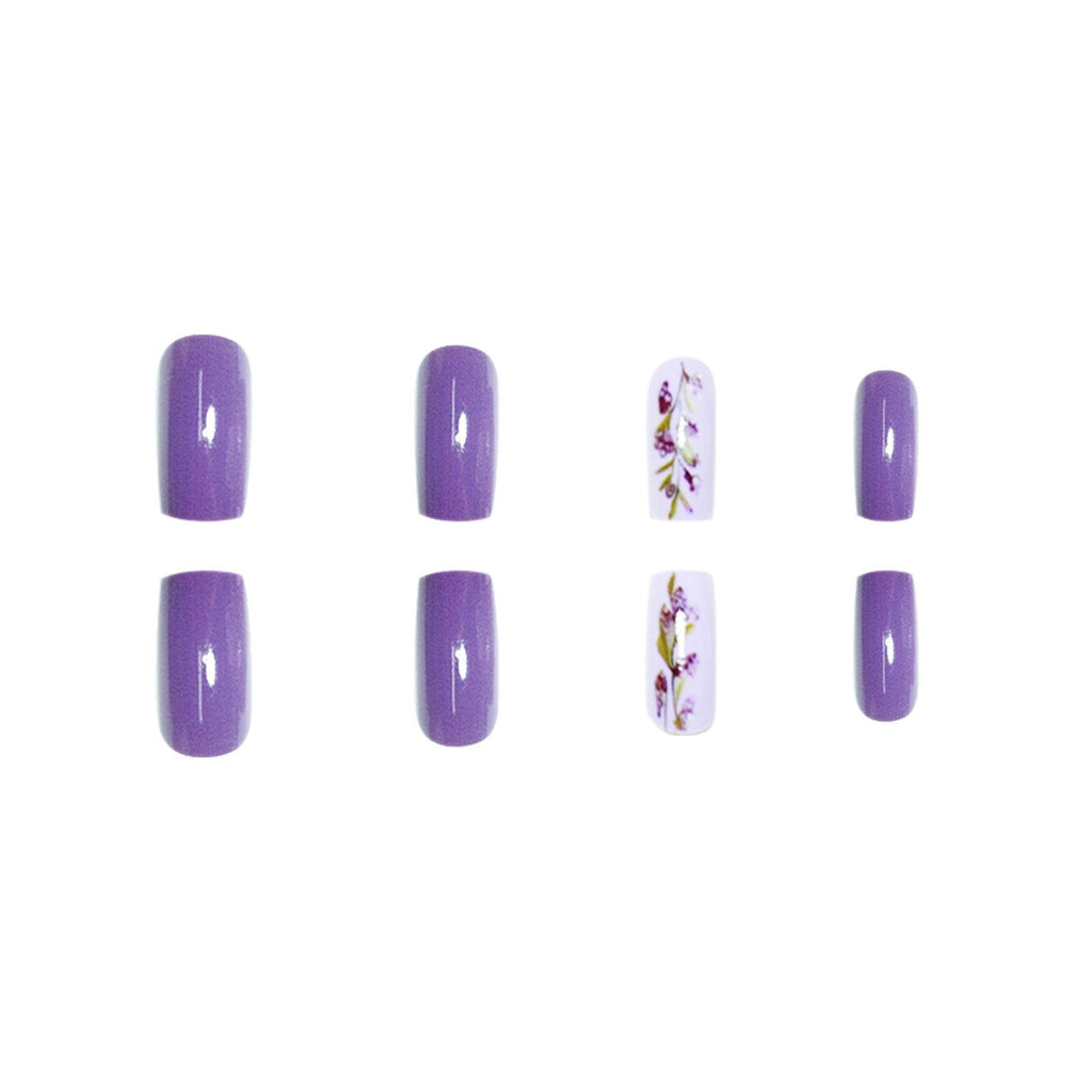 Floral Accent Nail Art Extensions 
Maetiva
