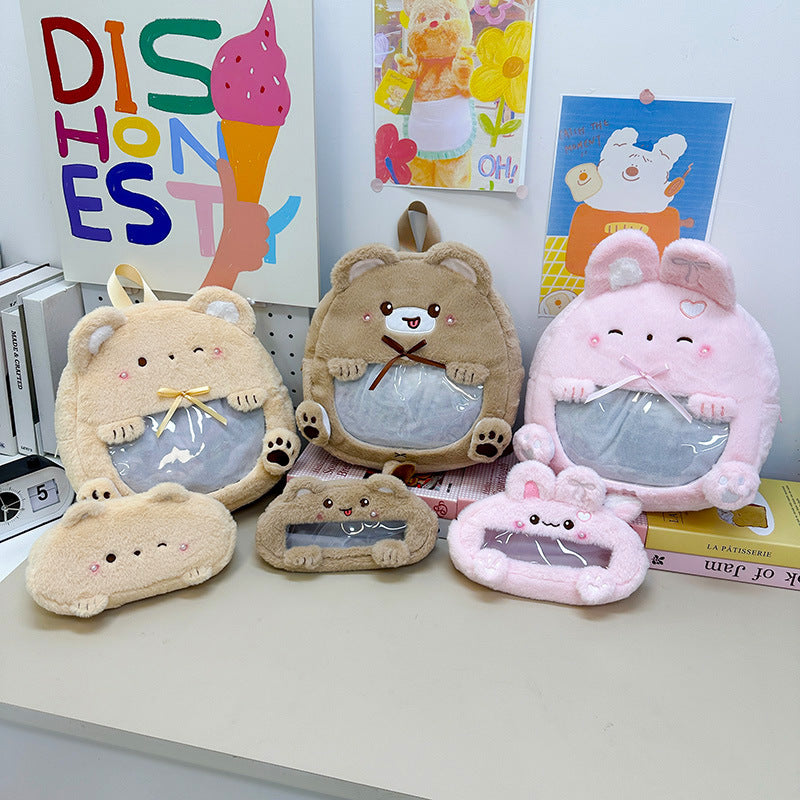 Plush children's backpack with animal motif and practical viewing window 
Maetiva