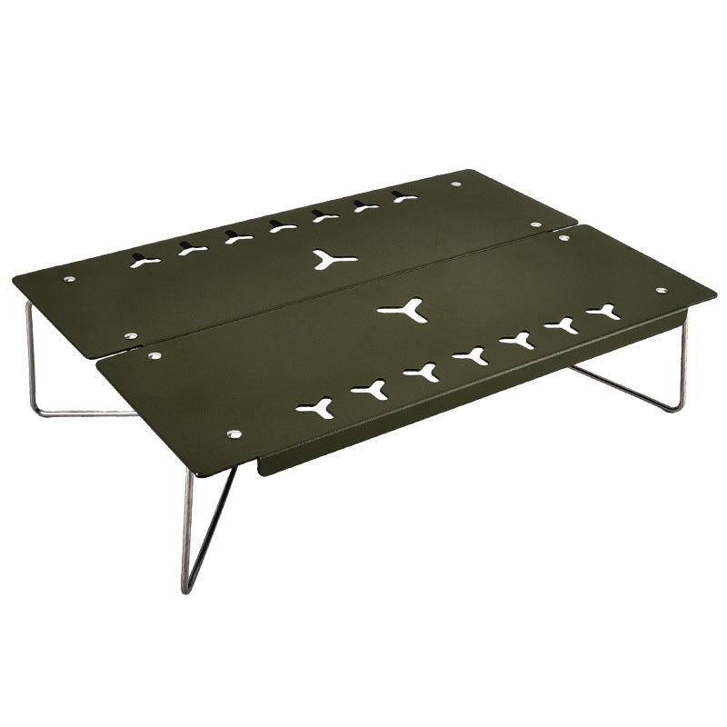 Compact Camping Table With Ergonomic Design 
Maetiva