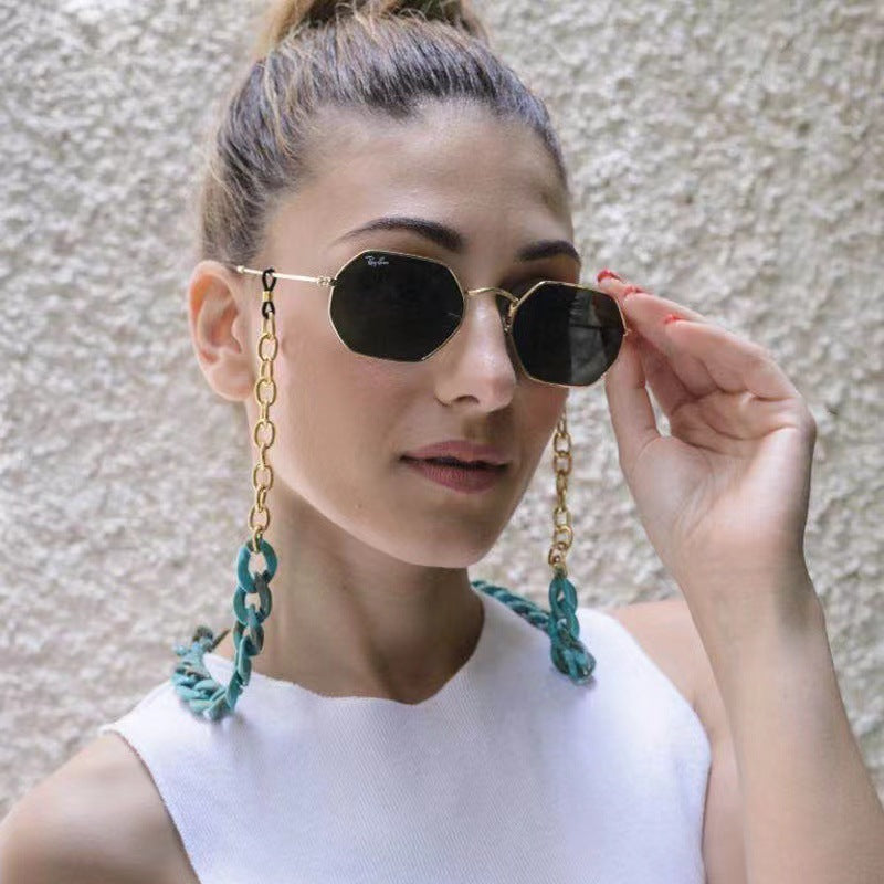 Chic Eyewear Chain 
Maetiva