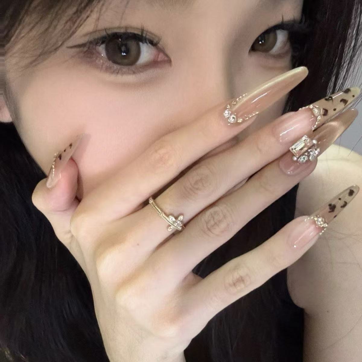 Glamorous Crystal-Studded Stiletto Press-On Nails 
Maetiva