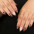 Artificial nails in elegant two-tone design 
Maetiva