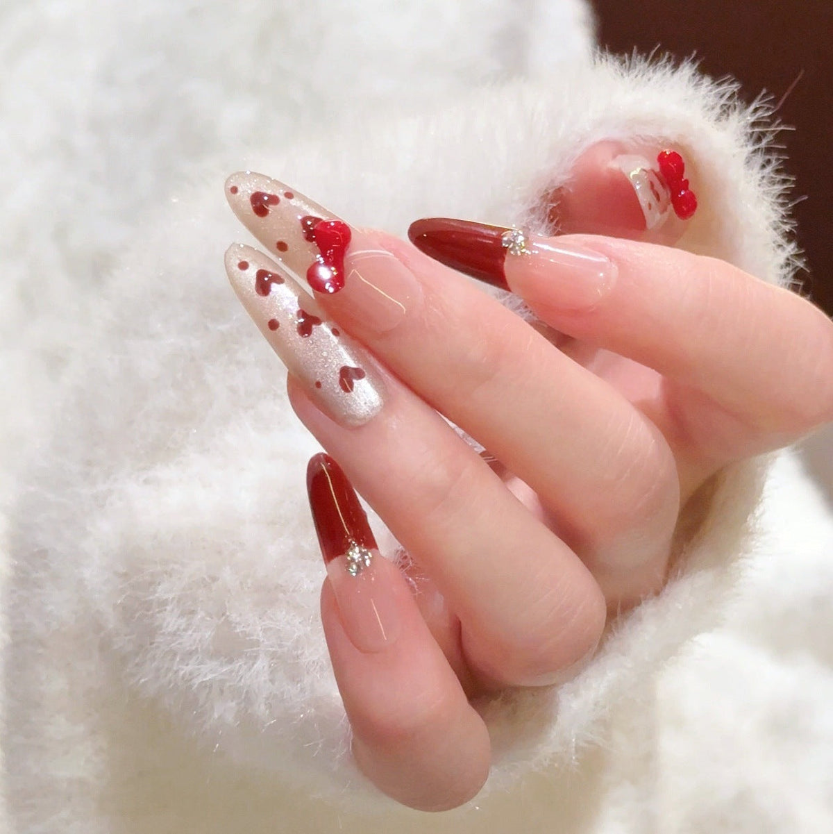 Glamorous Crystal-Studded Stiletto Press-On Nails 
Maetiva