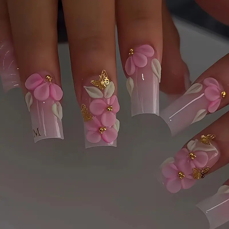 Floral-Accent Press-On Nail Art 
Maetiva