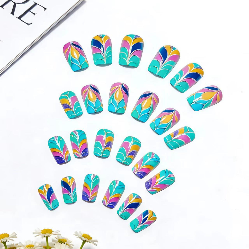Creative High Gloss Nail Art 
Maetiva