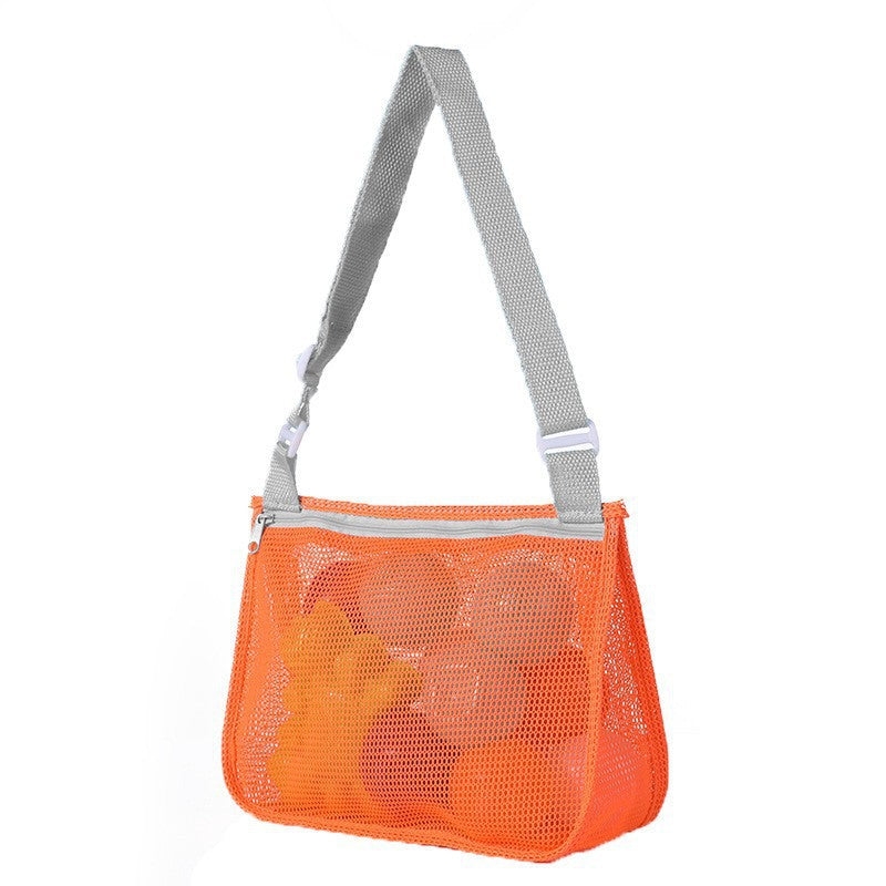 Practical and Breathable Beach Bag with Mesh Structure 
Maetiva